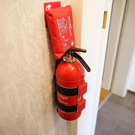 Immostay #3 - Mit Grossem Balkon, Parkplatz & Wlan- Naehe Zentrum Apartment