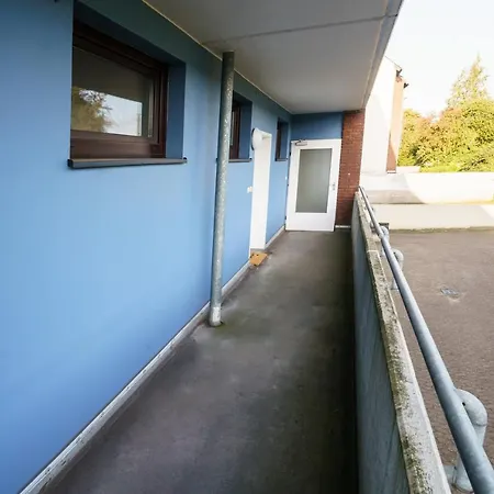 Immostay #3 - Mit Grossem Balkon, Parkplatz & Wlan- Naehe Zentrum Бремен