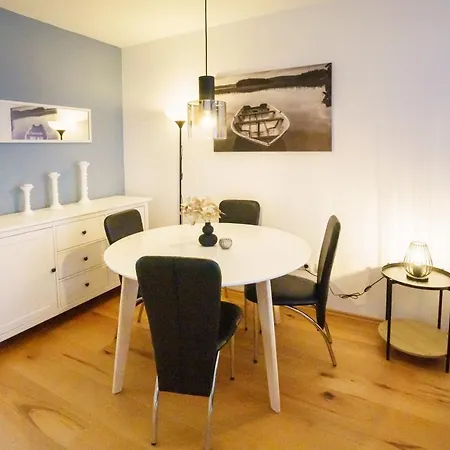 Immostay #3 - Mit Grossem Balkon, Parkplatz & Wlan- Naehe Zentrum *