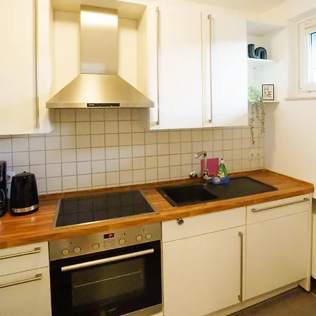 Immostay #3 - Mit Grossem Balkon, Parkplatz & Wlan- Naehe Zentrum