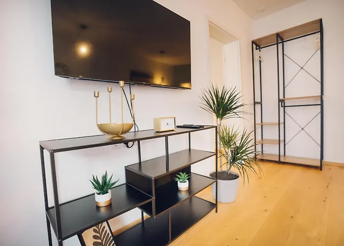 公寓 Immostay #3 - Mit Grossem Balkon, Parkplatz & Wlan- Naehe Zentrum *