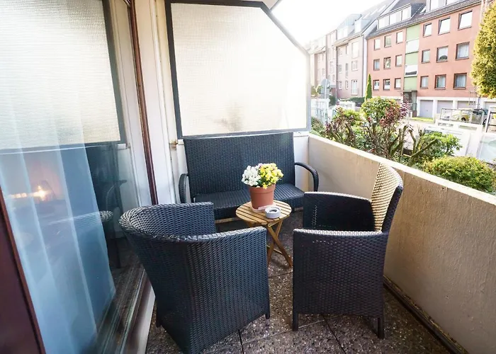 Immostay #3 - Mit Grossem Balkon, Parkplatz & Wlan- Naehe Zentrum