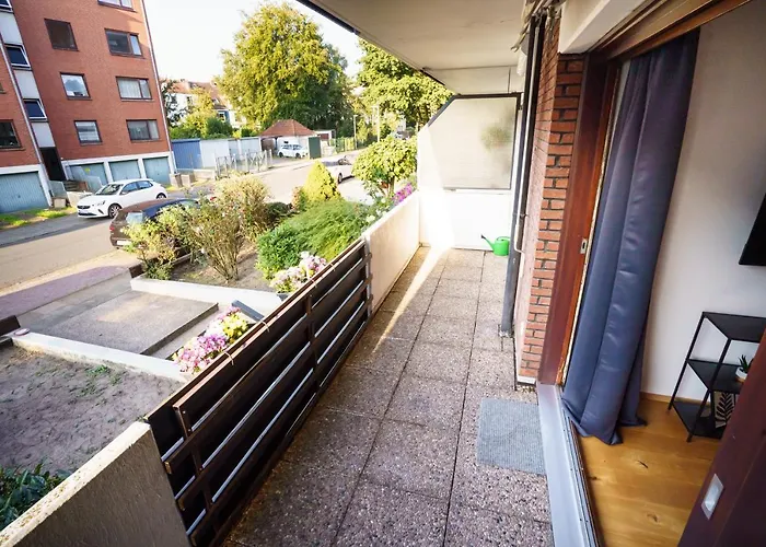 Immostay #3 - Mit Grossem Balkon, Parkplatz & Wlan- Naehe Zentrum * Bremen