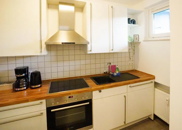 Immostay #3 - Mit Grossem Balkon, Parkplatz & Wlan- Naehe Zentrum